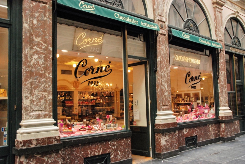 ecommerce-ISOLA-min_chocolate_chocolaterie_shop_luxury_chic_gallery_brussels_belgium-558146